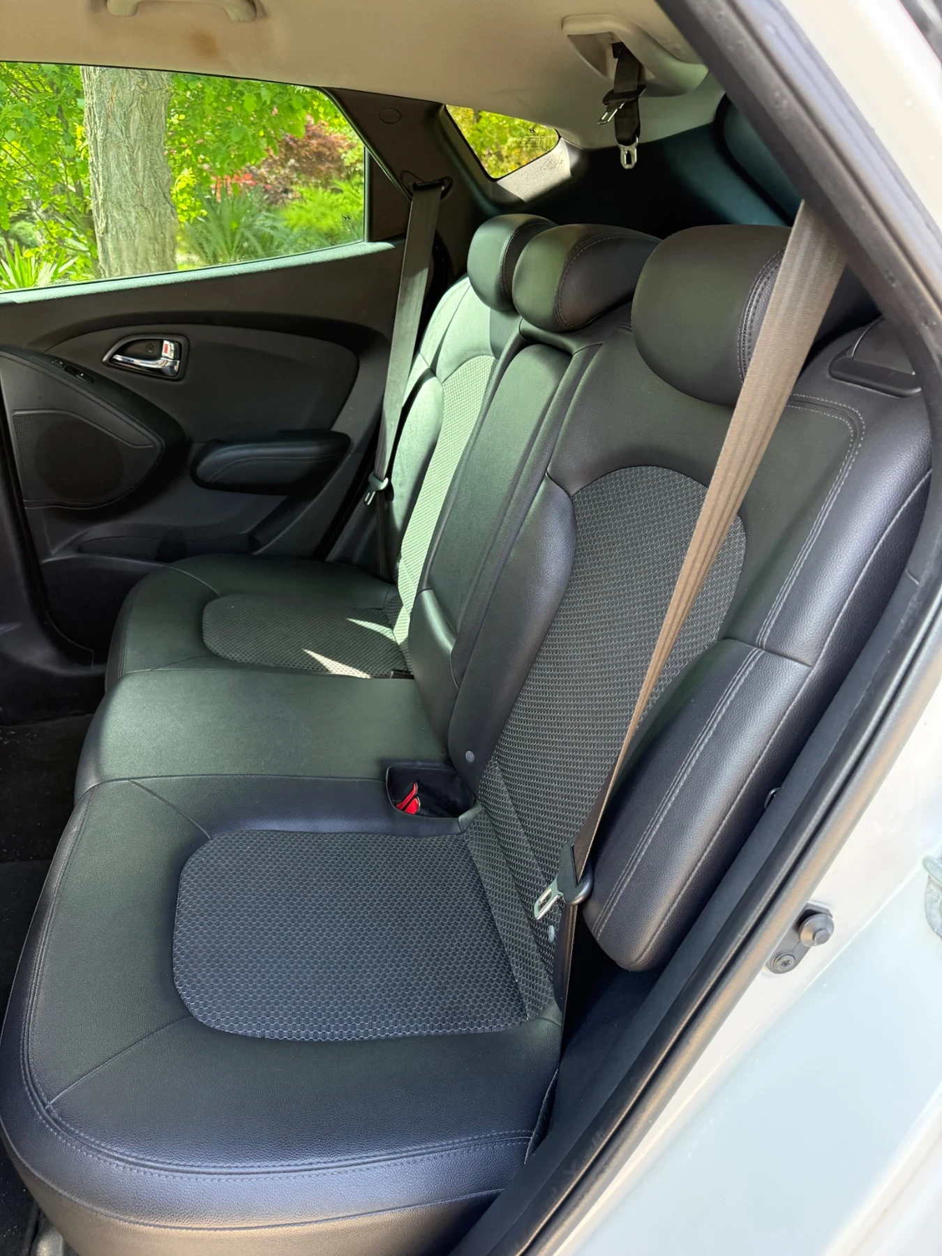 Hyundai Tucson ix35 , снимка 11 - Автомобили и джипове - 54382224