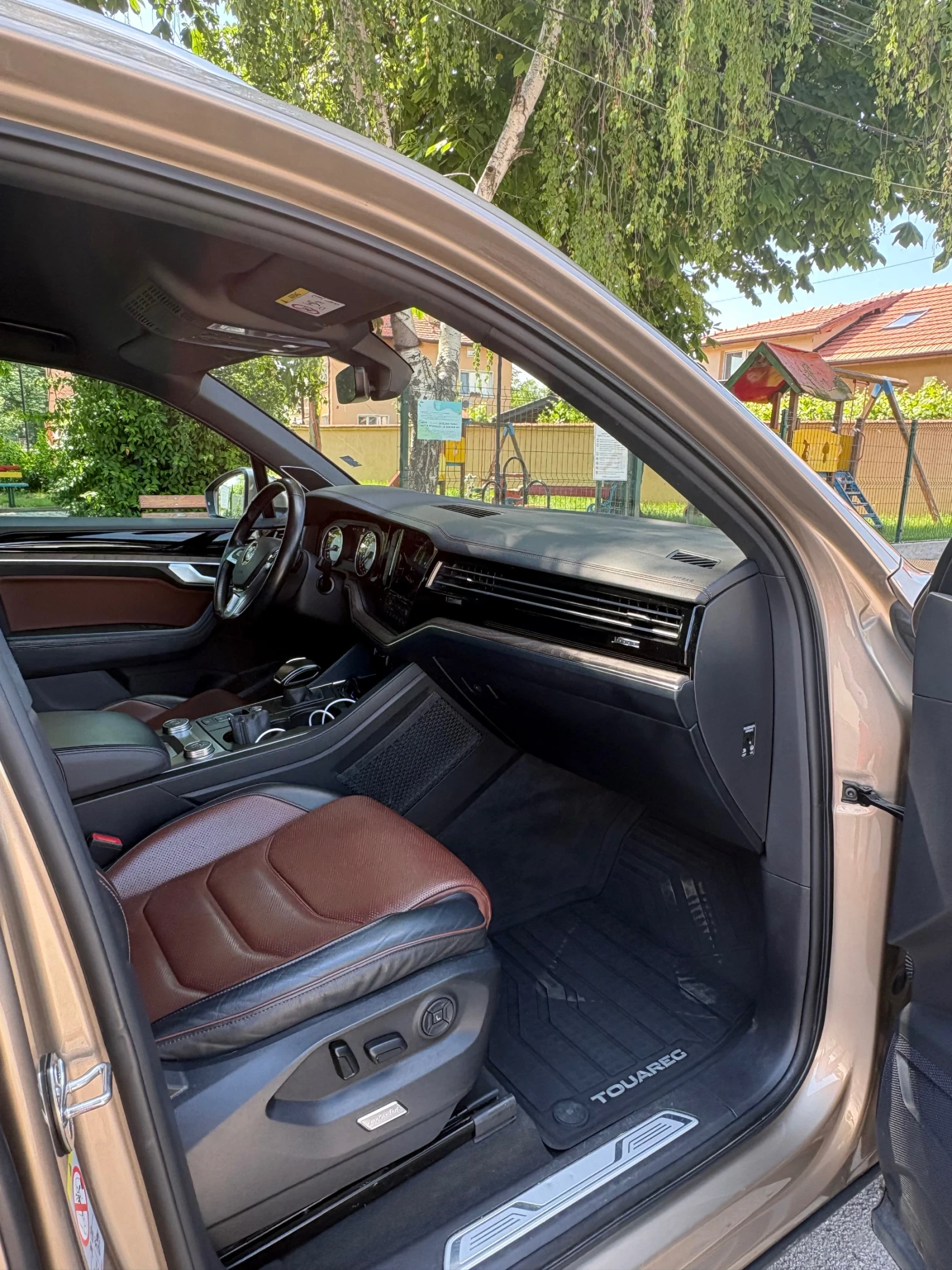 VW Touareg 3.0 V6 TDI 286к.с LED MATRIX, снимка 8 - Автомобили и джипове - 54794358