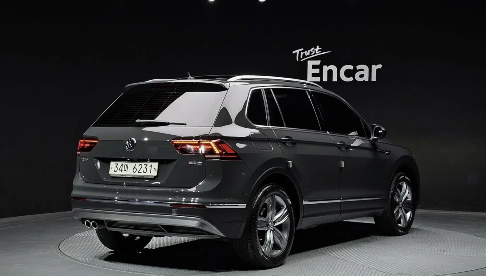 VW Tiguan 2.0 TDI 4MOTION / PRESTIGE / 360 КАМЕРИ / ПАНОРАМА, снимка 2 - Автомобили и джипове - 54854208