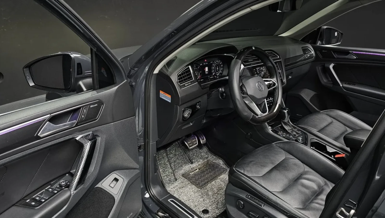 VW Tiguan 2.0 TDI 4MOTION / PRESTIGE / 360 КАМЕРИ / ПАНОРАМА, снимка 10 - Автомобили и джипове - 54854208