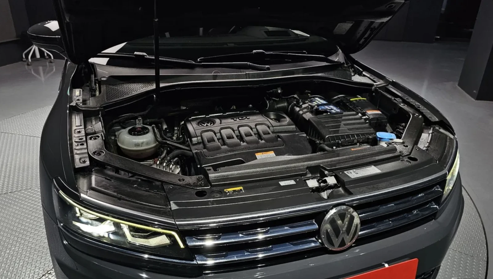 VW Tiguan 2.0 TDI 4MOTION / PRESTIGE / 360 КАМЕРИ / ПАНОРАМА, снимка 5 - Автомобили и джипове - 54854208