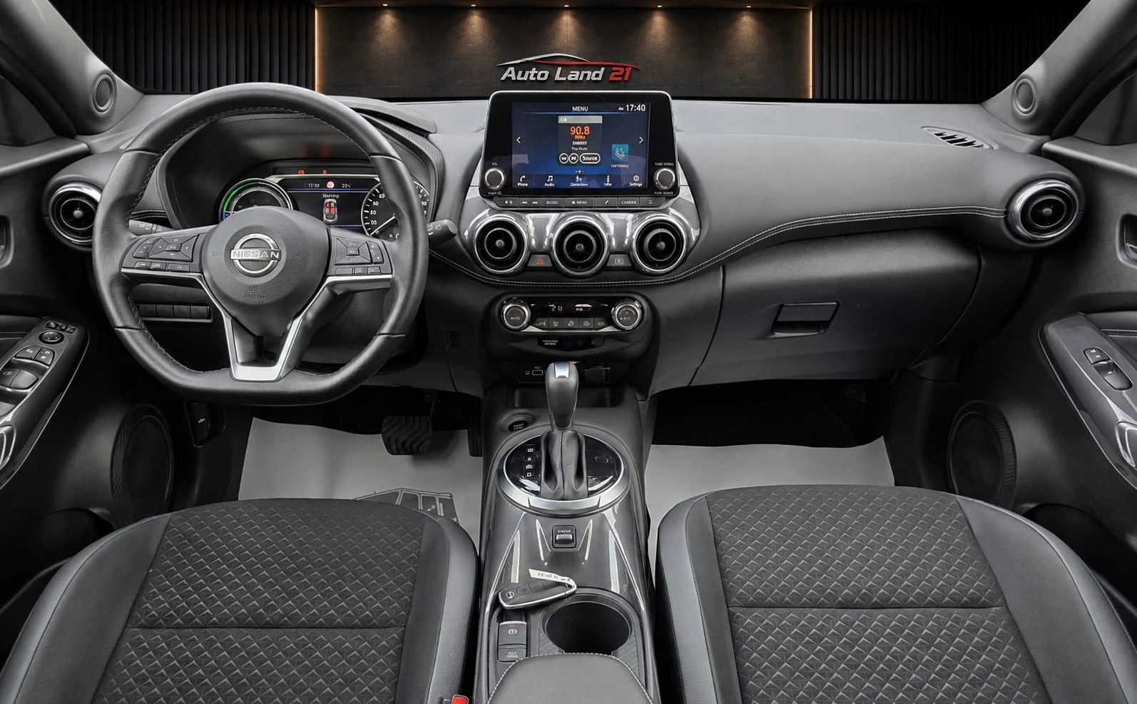 Nissan Juke 1.6i* 143кс* HYBRID* 2000км* , снимка 12 - Автомобили и джипове - 55393421