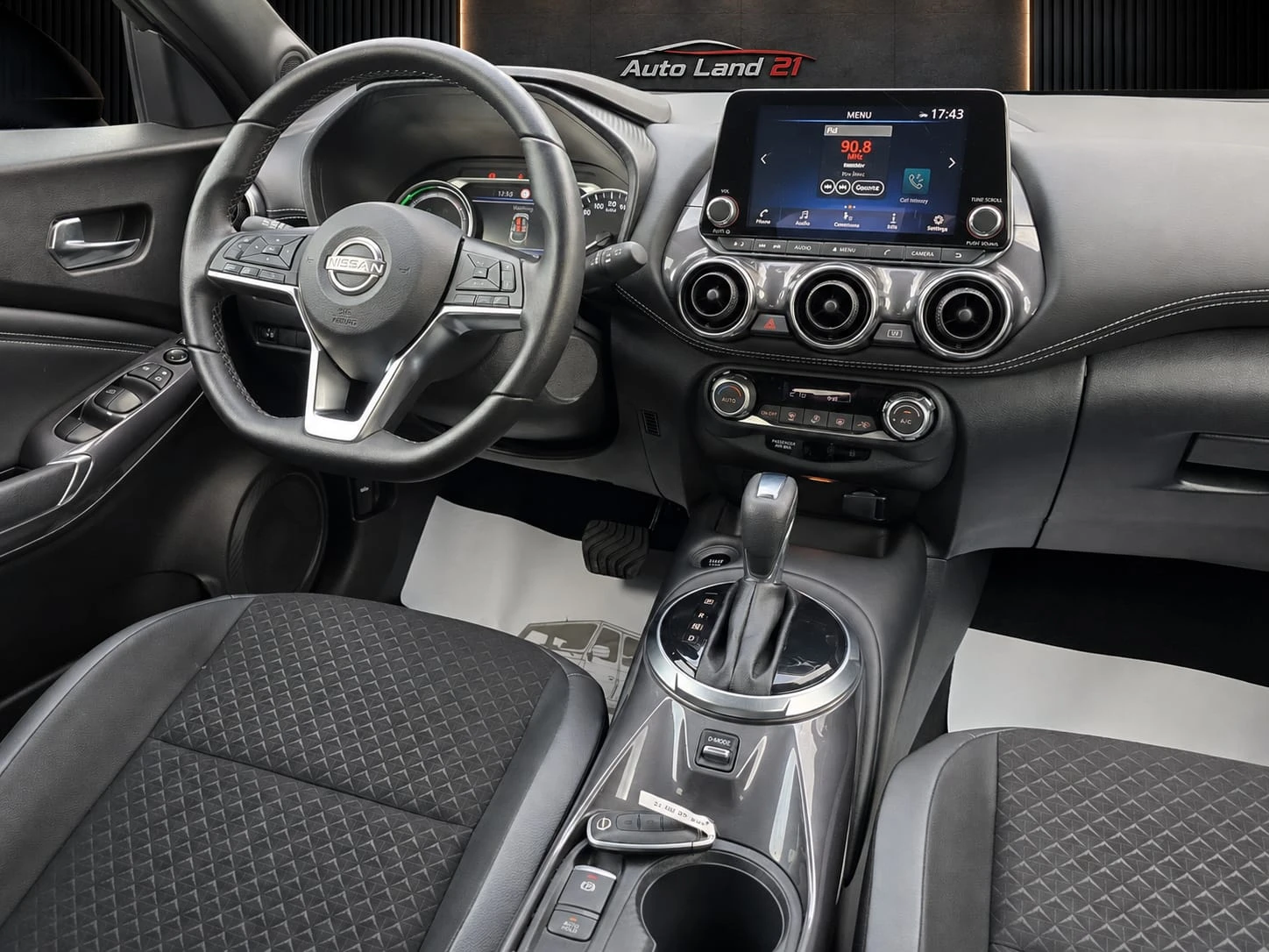 Nissan Juke 1.6i* 143кс* HYBRID* 2000км* , снимка 14 - Автомобили и джипове - 55393421
