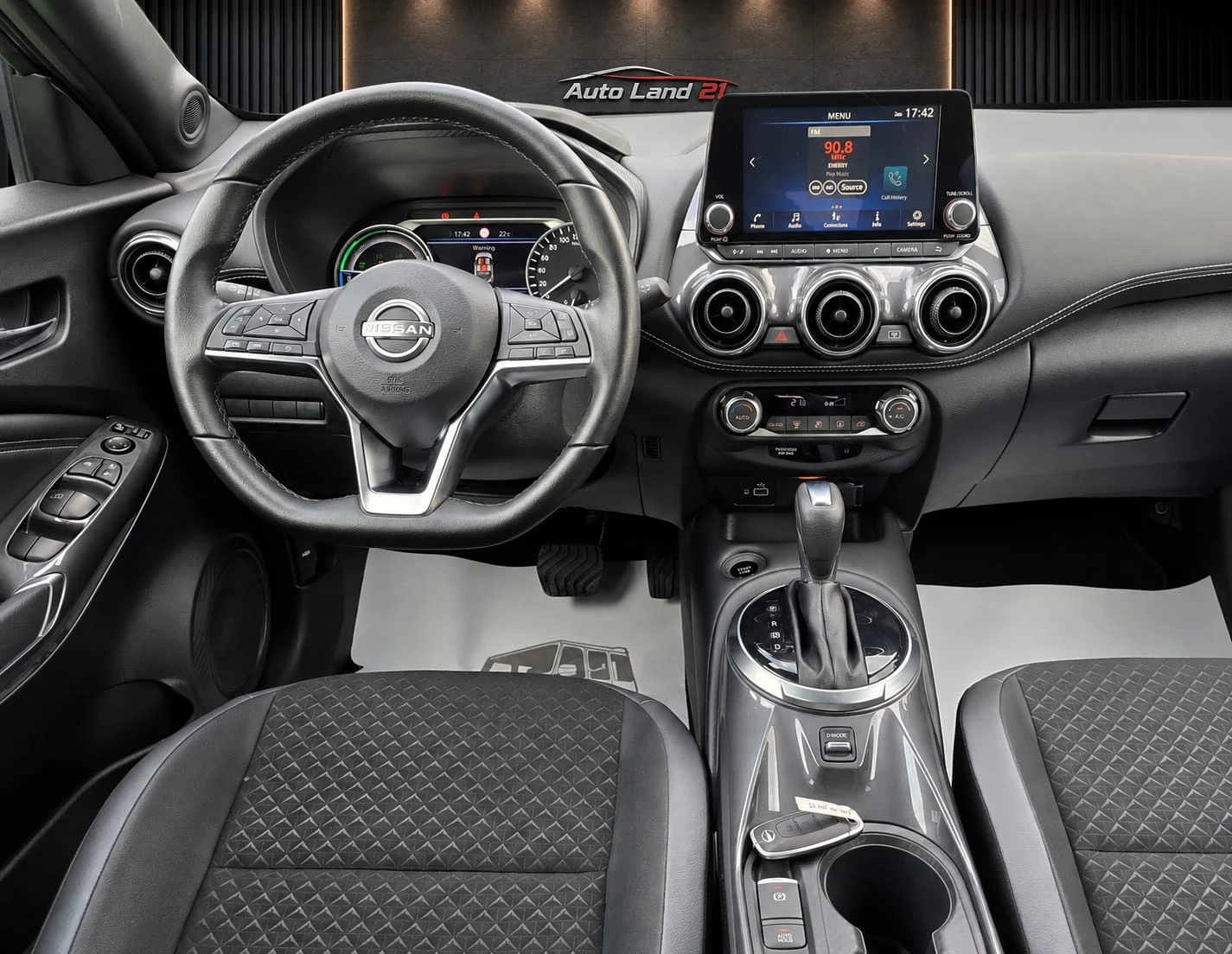 Nissan Juke 1.6i* 143кс* HYBRID* 2000км* , снимка 13 - Автомобили и джипове - 55393421