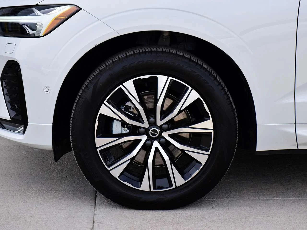 Volvo XC60, снимка 4 - Автомобили и джипове - 56718570