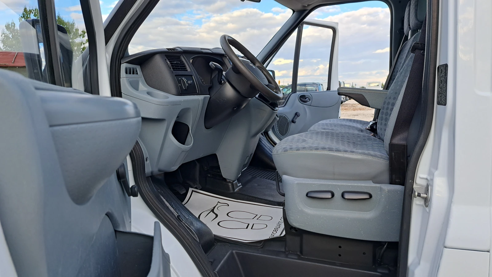 Ford Transit 105000км!!!2.2TDCI, снимка 9 - Бусове и автобуси - 56204571
