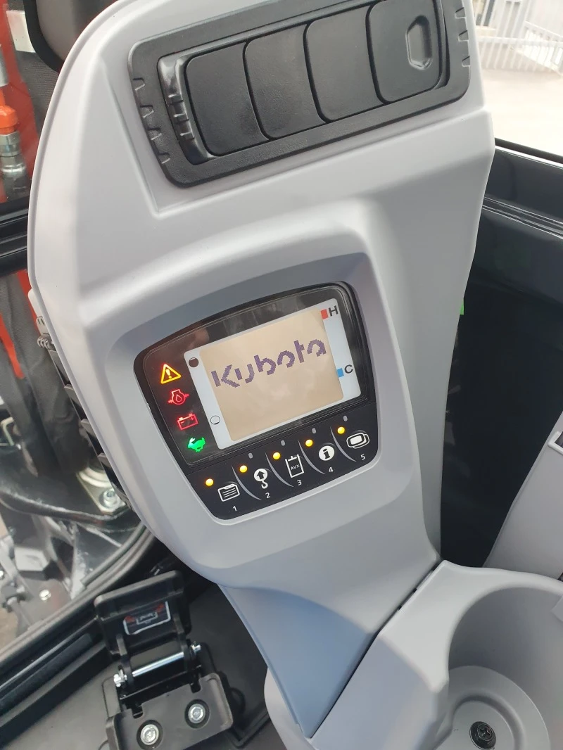 Багер Kubota KX042-4&#945;, снимка 9 - Индустриална техника - 40397638