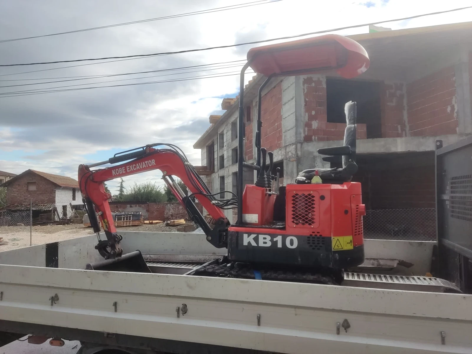 Багер Kobelco KB10