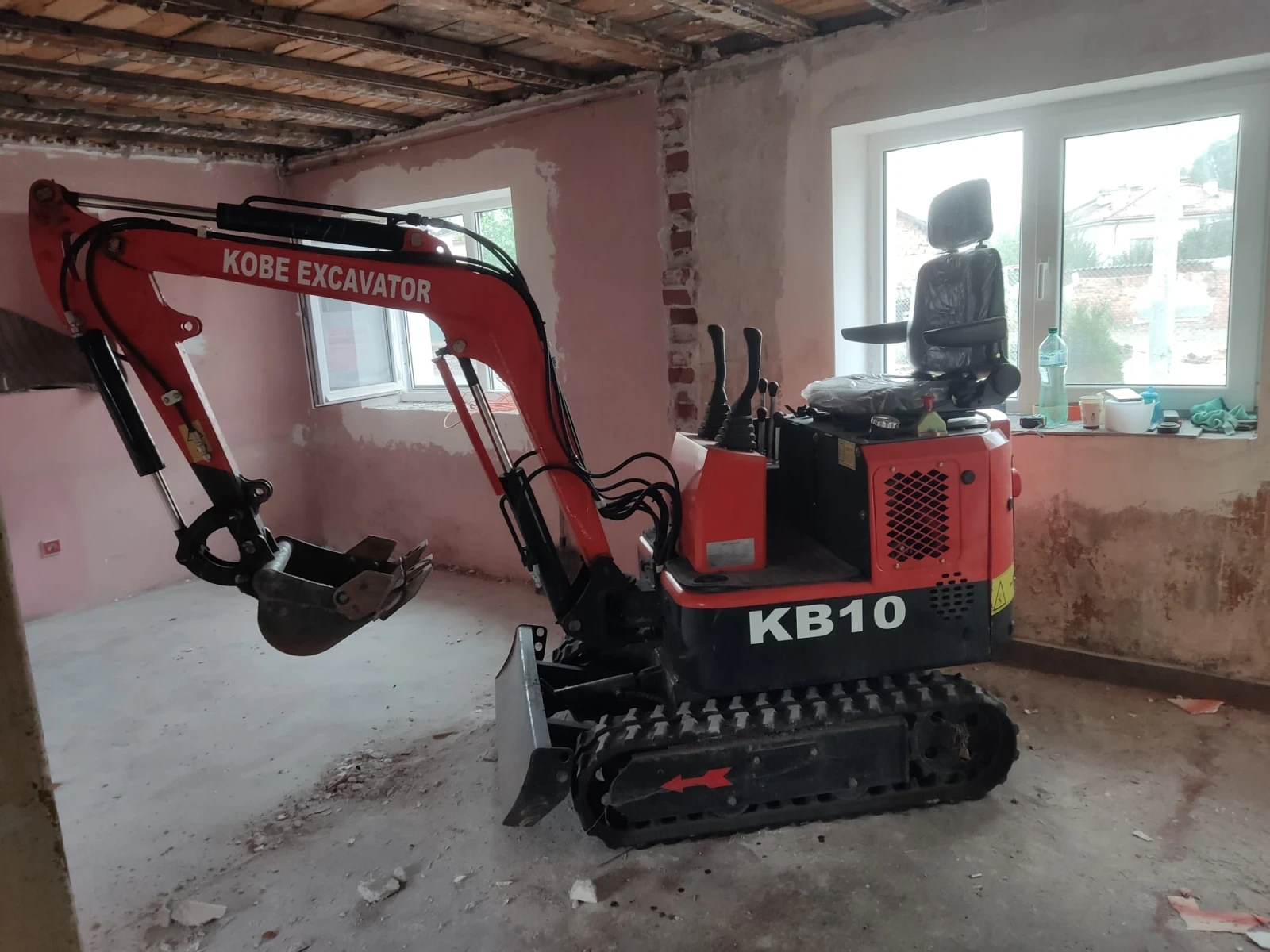 Багер Kobelco KB10, снимка 3 - Индустриална техника - 54525670