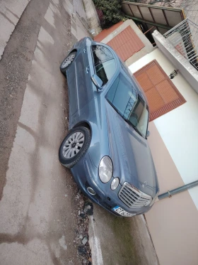 Mercedes-Benz E 220, снимка 3