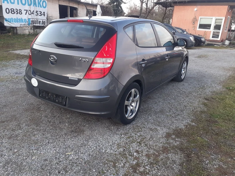 Hyundai I30 1.6 Като нова EDITION , снимка 5 - Автомобили и джипове - 48636046