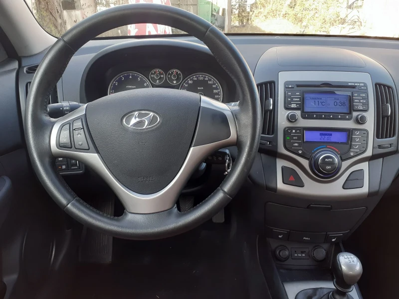 Hyundai I30 1.6 Като нова EDITION , снимка 8 - Автомобили и джипове - 48636046