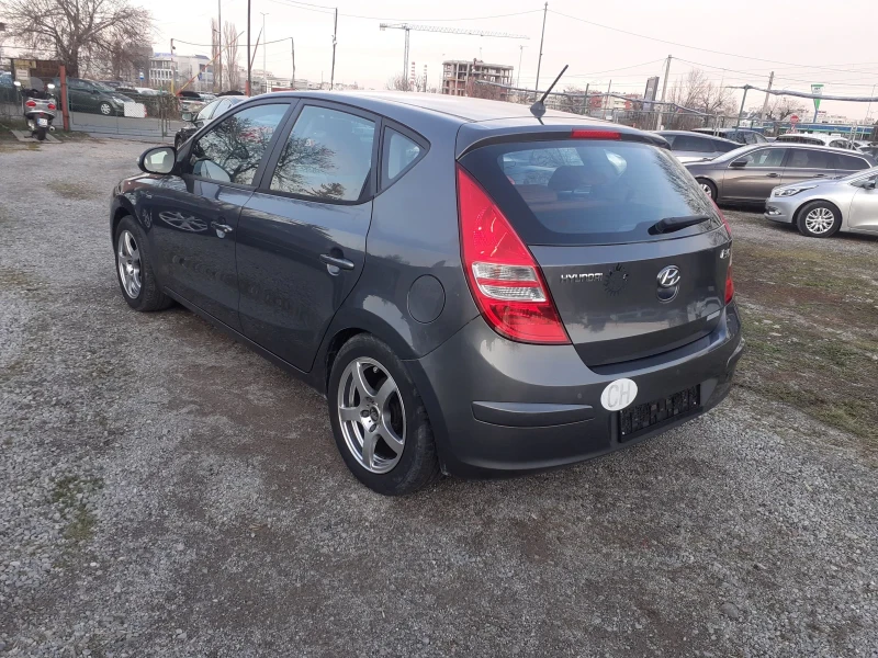 Hyundai I30 1.6 Като нова EDITION , снимка 7 - Автомобили и джипове - 48636046