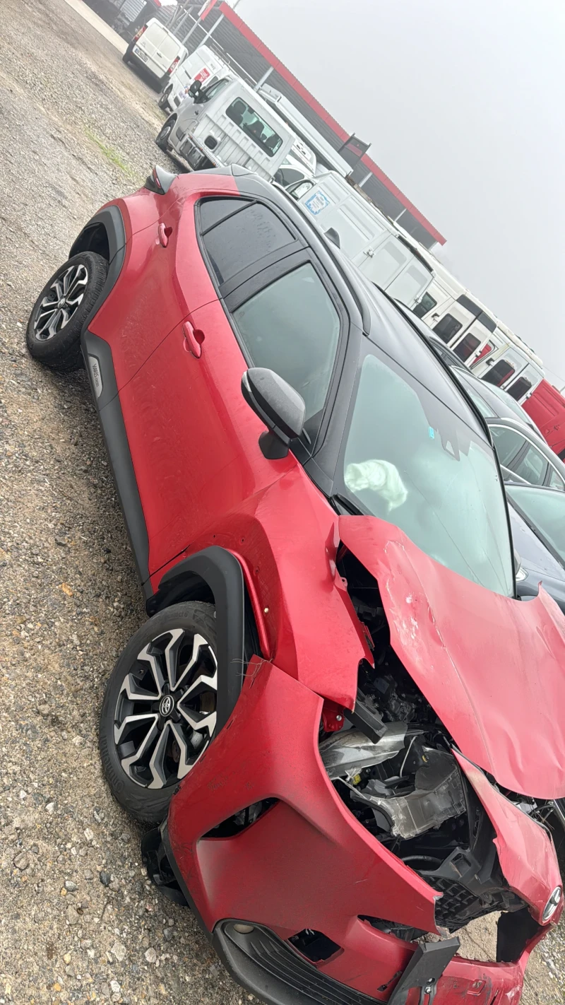 Toyota Yaris Cross 1.5hybrid 5броя!, снимка 5 - Автомобили и джипове - 50010011