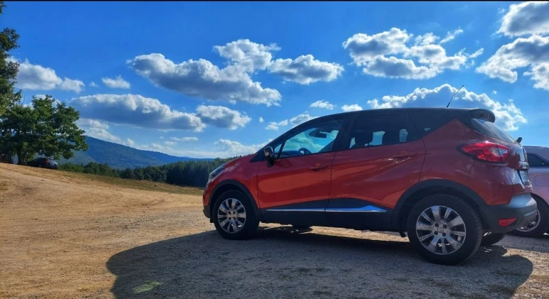 Renault Captur, снимка 1 - Автомобили и джипове - 48452379