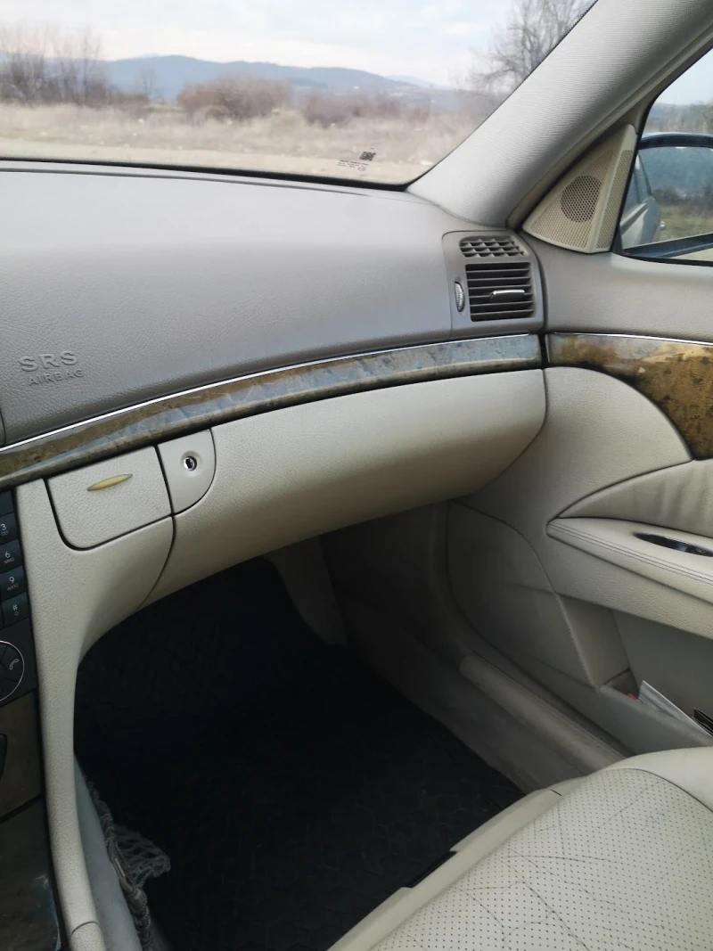 Mercedes-Benz E 270 АВАНГАРД, снимка 9 - Автомобили и джипове - 49406000