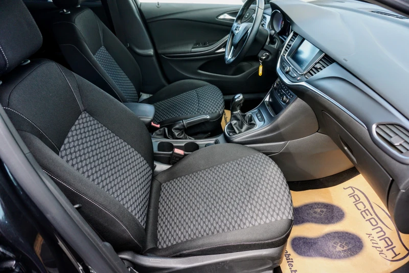 Opel Astra 1.6CDTI INNOVATION, снимка 15 - Автомобили и джипове - 51141942