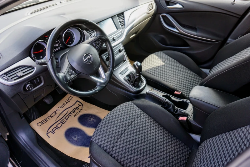 Opel Astra 1.6CDTI INNOVATION, снимка 10 - Автомобили и джипове - 51141942