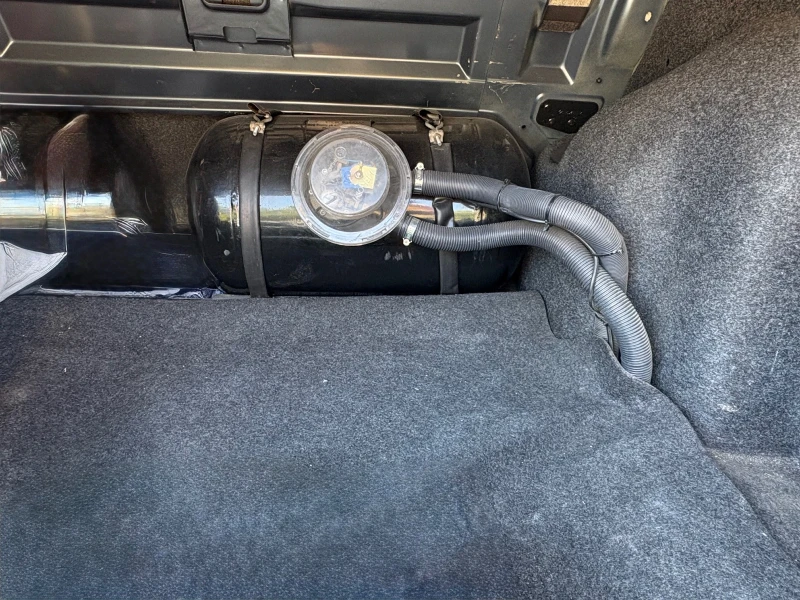 Renault Symbol, снимка 8 - Автомобили и джипове - 51330334