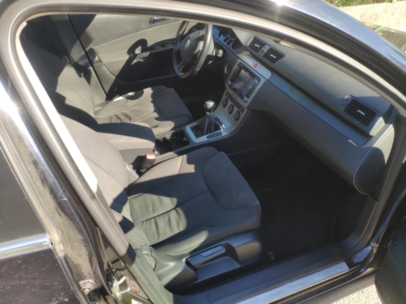 VW Passat 2.0TDI, снимка 6 - Автомобили и джипове - 52110140