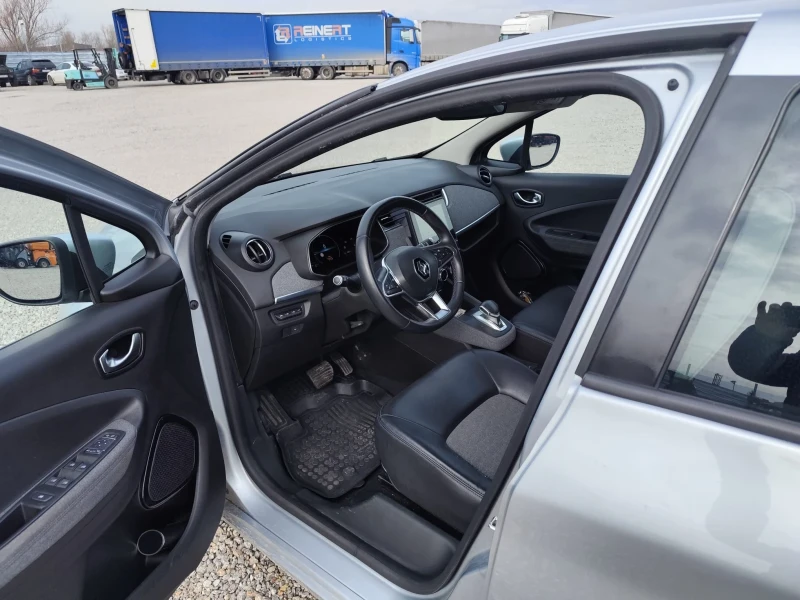 Renault Zoe, снимка 8 - Автомобили и джипове - 53413111