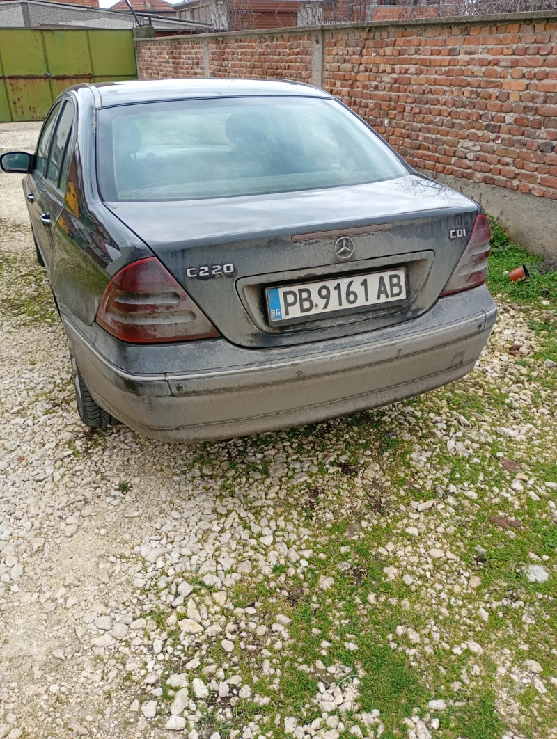 Mercedes-Benz C 220, снимка 4 - Автомобили и джипове - 53431408