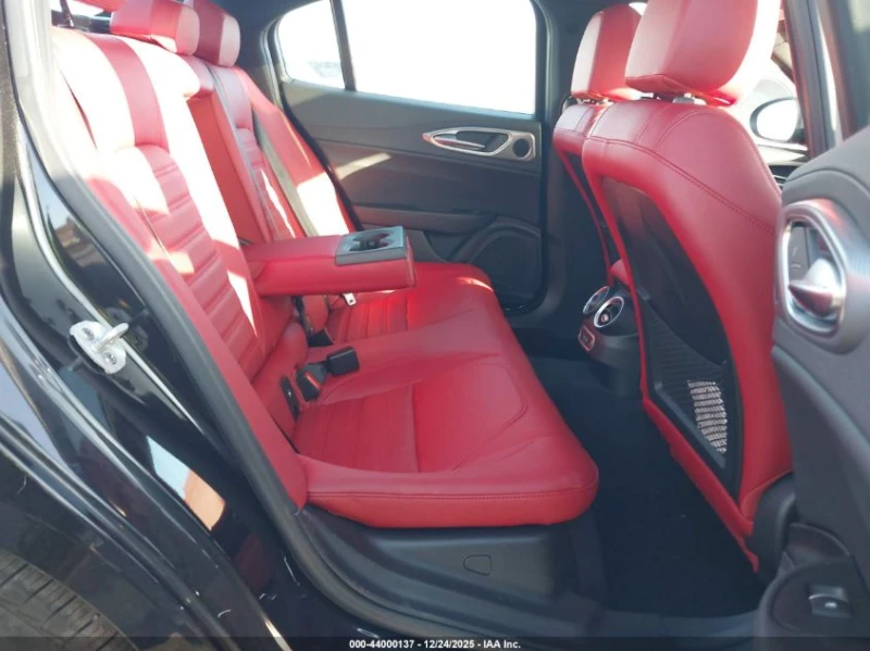 Alfa Romeo Giulia !TI RWD!* АвтоКредит* Цена до БГ, снимка 11 - Автомобили и джипове - 53484064