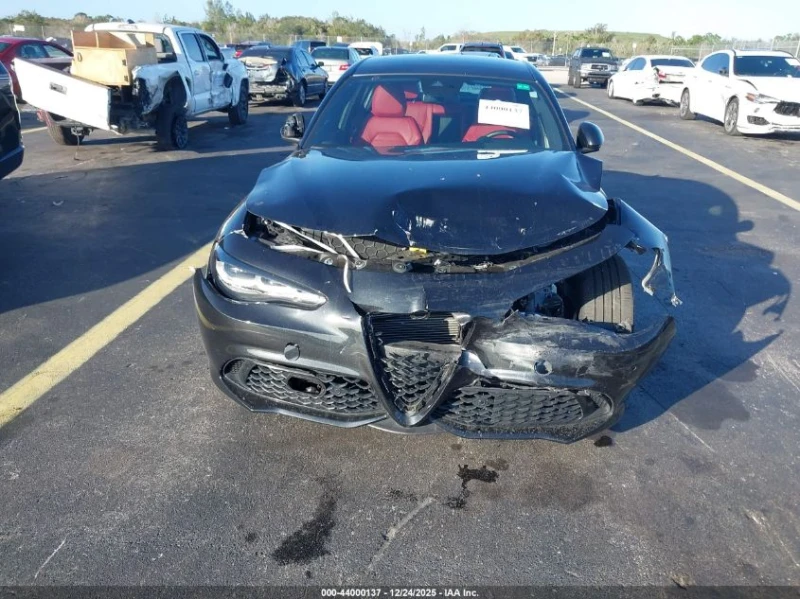 Alfa Romeo Giulia !TI RWD!* АвтоКредит* Цена до БГ, снимка 2 - Автомобили и джипове - 53484064