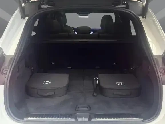 Mercedes-Benz EQS SUV 500 4Matic = AMG Line = 7 Seats Гаранция, снимка 13 - Автомобили и джипове - 53606380