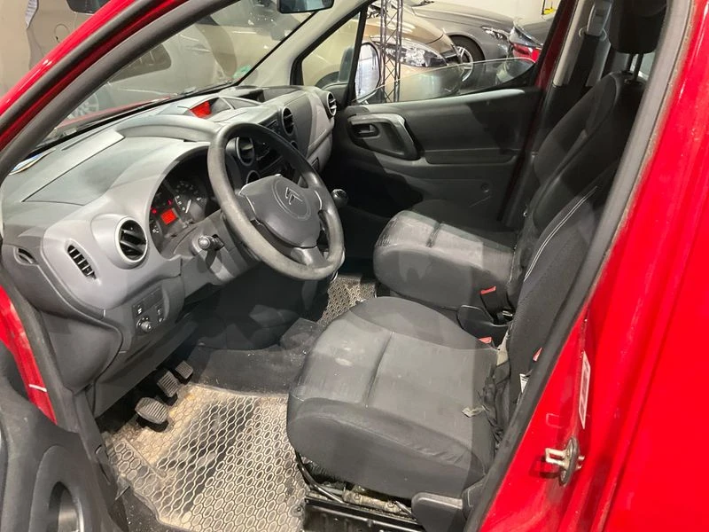 Citroen Berlingo 1.6 HDi Attraction, снимка 3 - Автомобили и джипове - 55467767