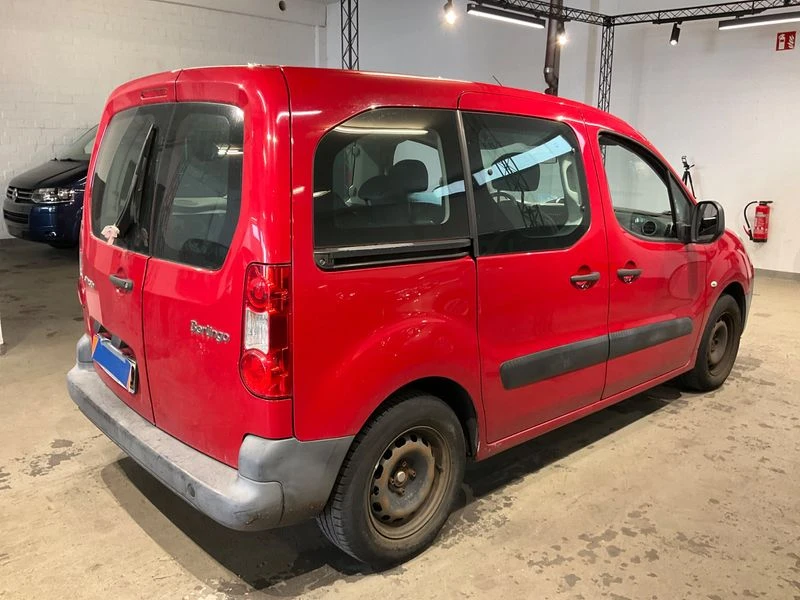 Citroen Berlingo 1.6 HDi Attraction, снимка 2 - Автомобили и джипове - 55467767