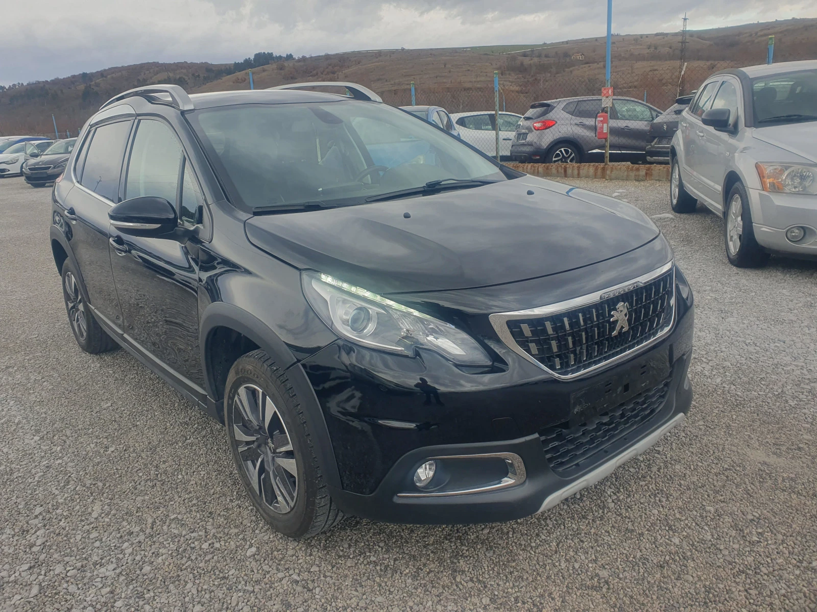 Peugeot 2008 1.2 13000km. - изображение 2