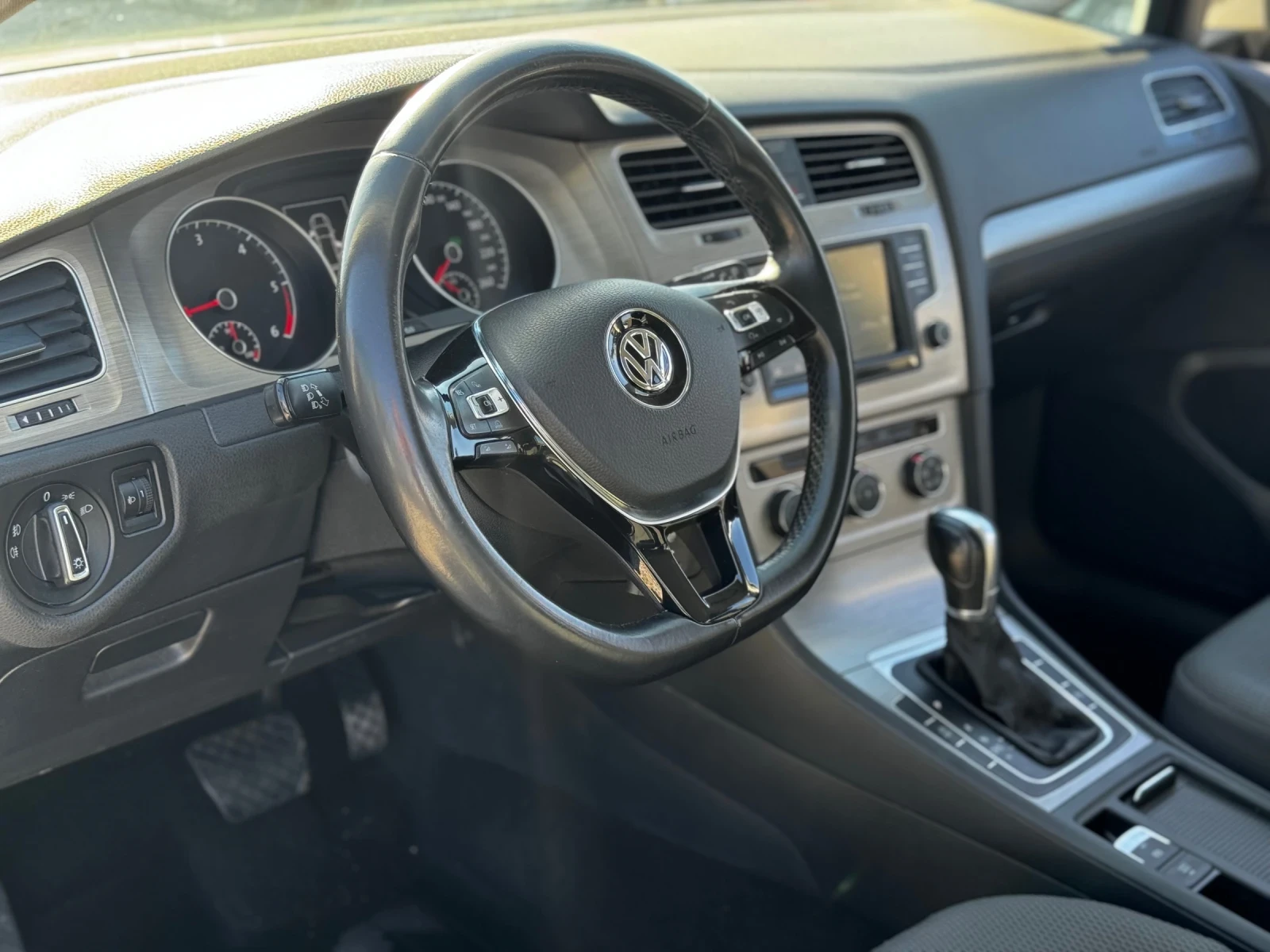 VW Golf 1.6TDI/110kc/DSG-7/Navi/Euro 6 | Mobile.bg   12