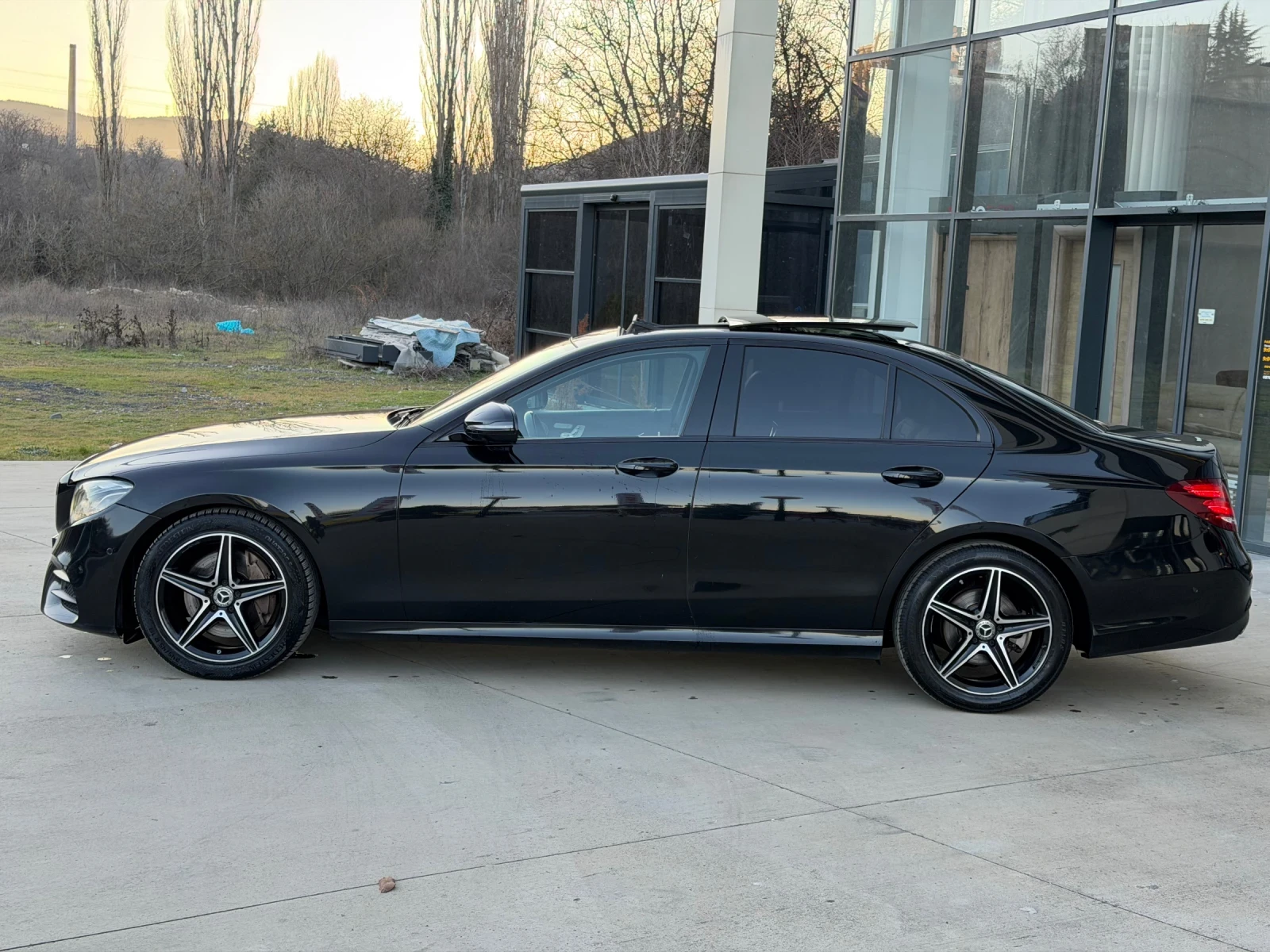 Mercedes-Benz E 220 AMG-LINE/PANO/BURMASTER/MEMORY/NAPPA/LINE ASSIST - изображение 2