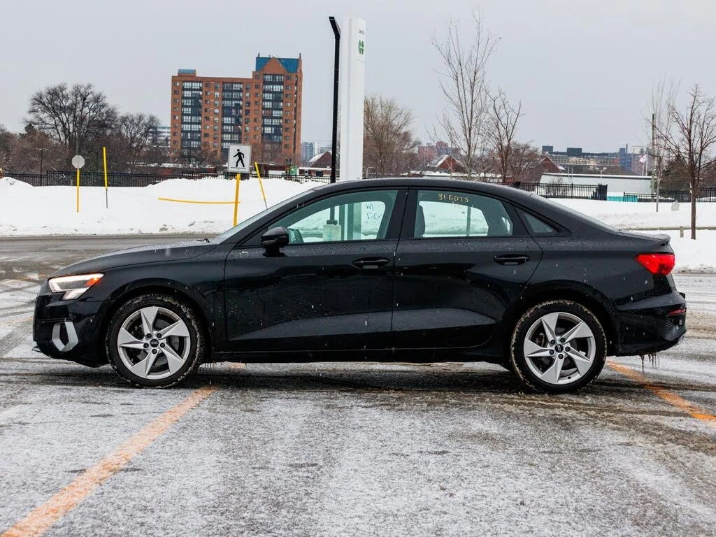 Audi A3 Quattro Komfort* AWD* АвтоКредит* (ЦЕНА ДО БГ) - изображение 4