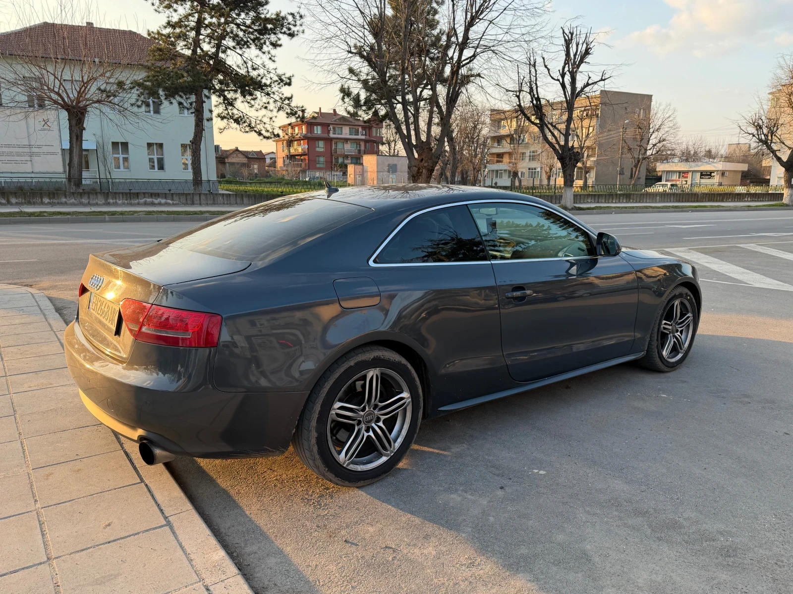 Audi A5 2.7 TDI  Coupe Face Автоматик/Кожен салон!, снимка 4 - Автомобили и джипове - 54041781