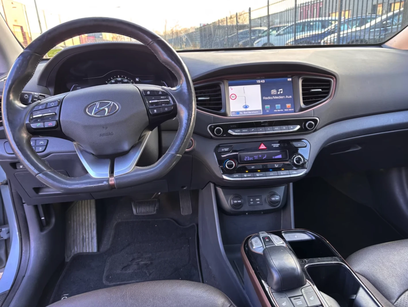 Hyundai Ioniq Premium, снимка 12 - Автомобили и джипове - 54126861