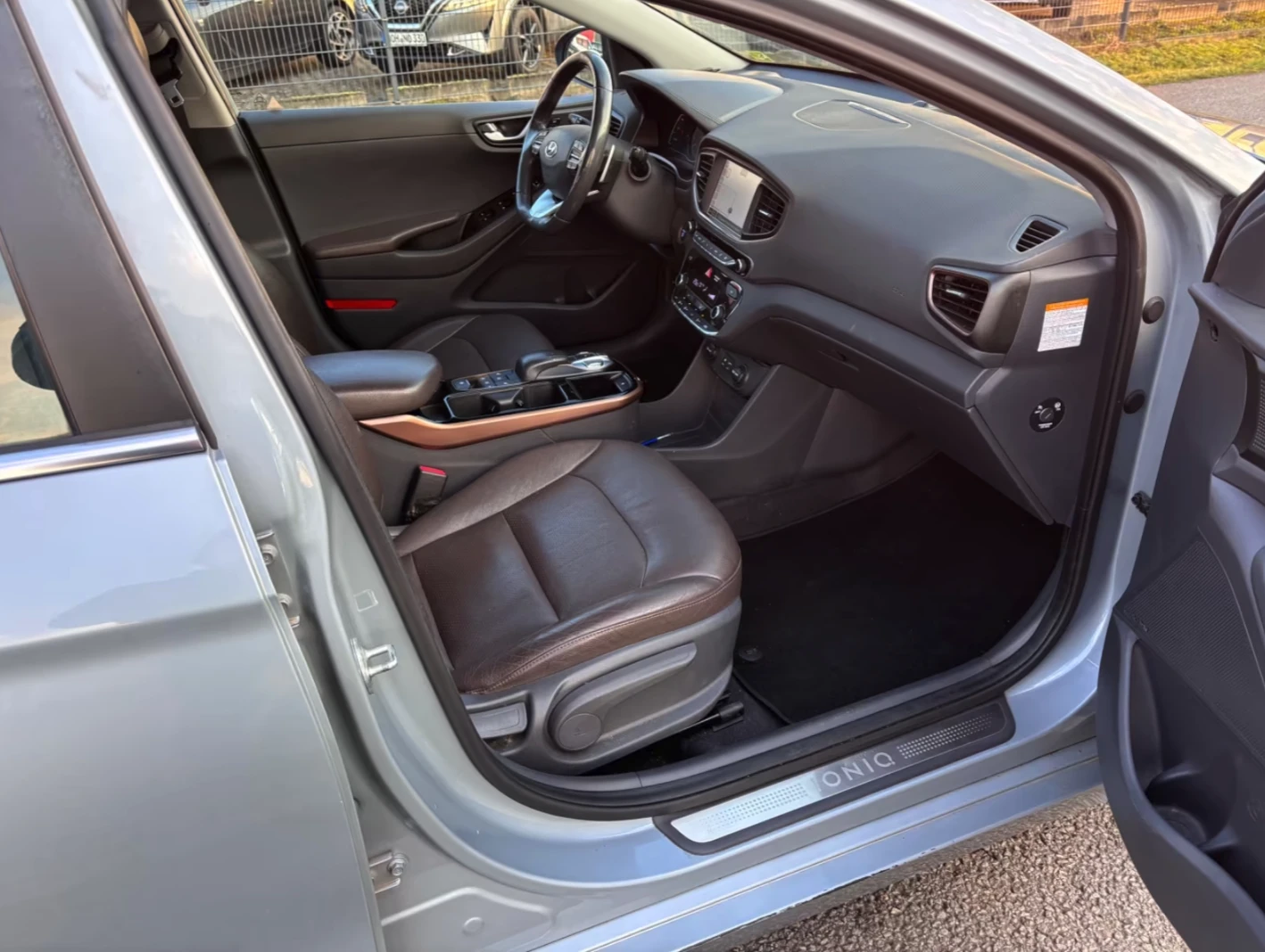 Hyundai Ioniq Premium, снимка 14 - Автомобили и джипове - 54126861