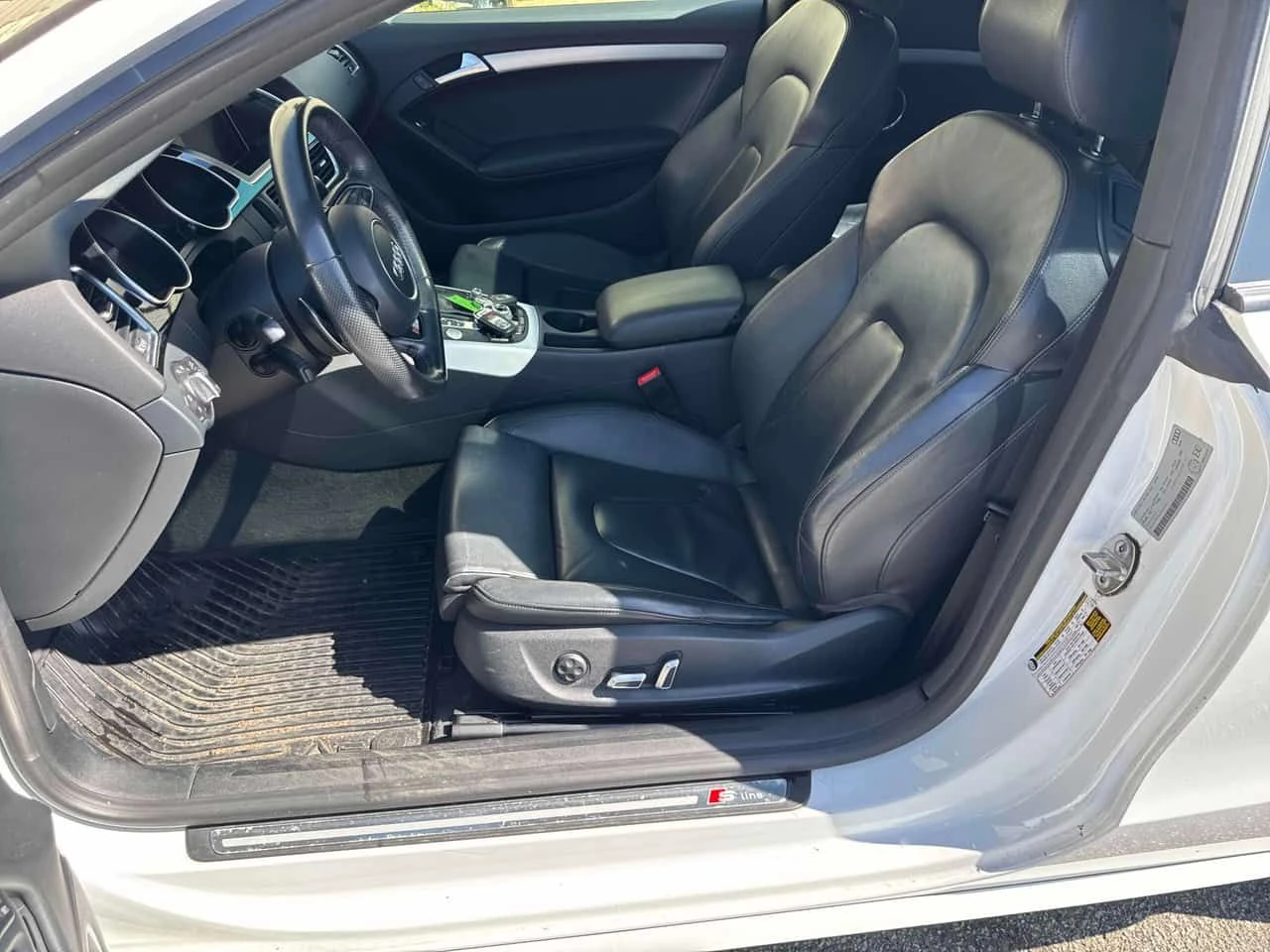 Audi A5 * Technik * 2 КЛЮЧА* PANO* KEYLESS* ПОДГРЕВ* , снимка 5 - Автомобили и джипове - 54153376