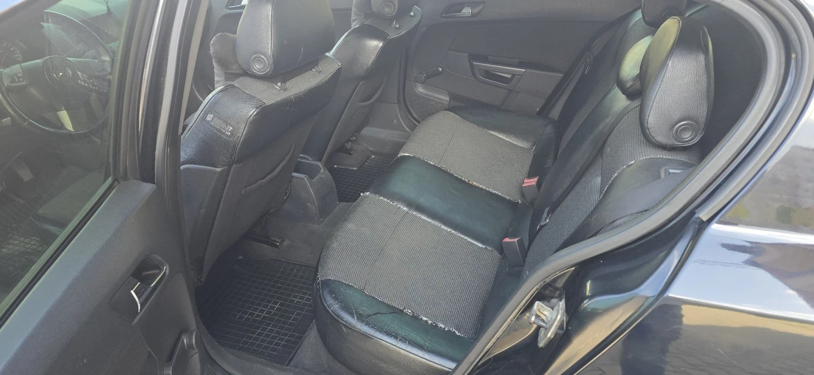 Opel Astra 1.7 CDTI , снимка 9 - Автомобили и джипове - 54195022