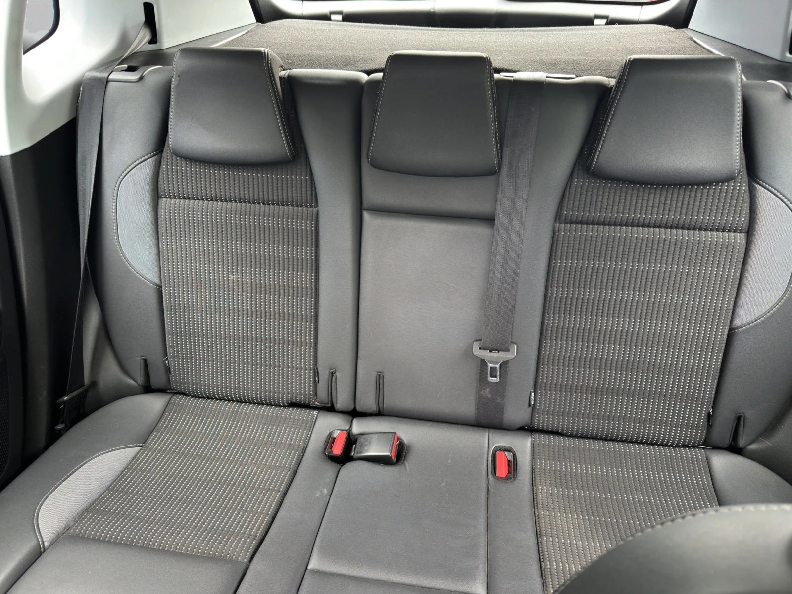 Peugeot 2008 ALLURE 1.2 e-THP 110 BVM5 STT EURO6, снимка 11 - Автомобили и джипове - 54595412