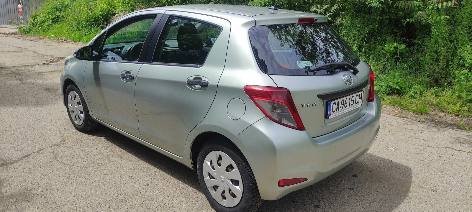 Toyota Yaris, снимка 14 - Автомобили и джипове - 54643303
