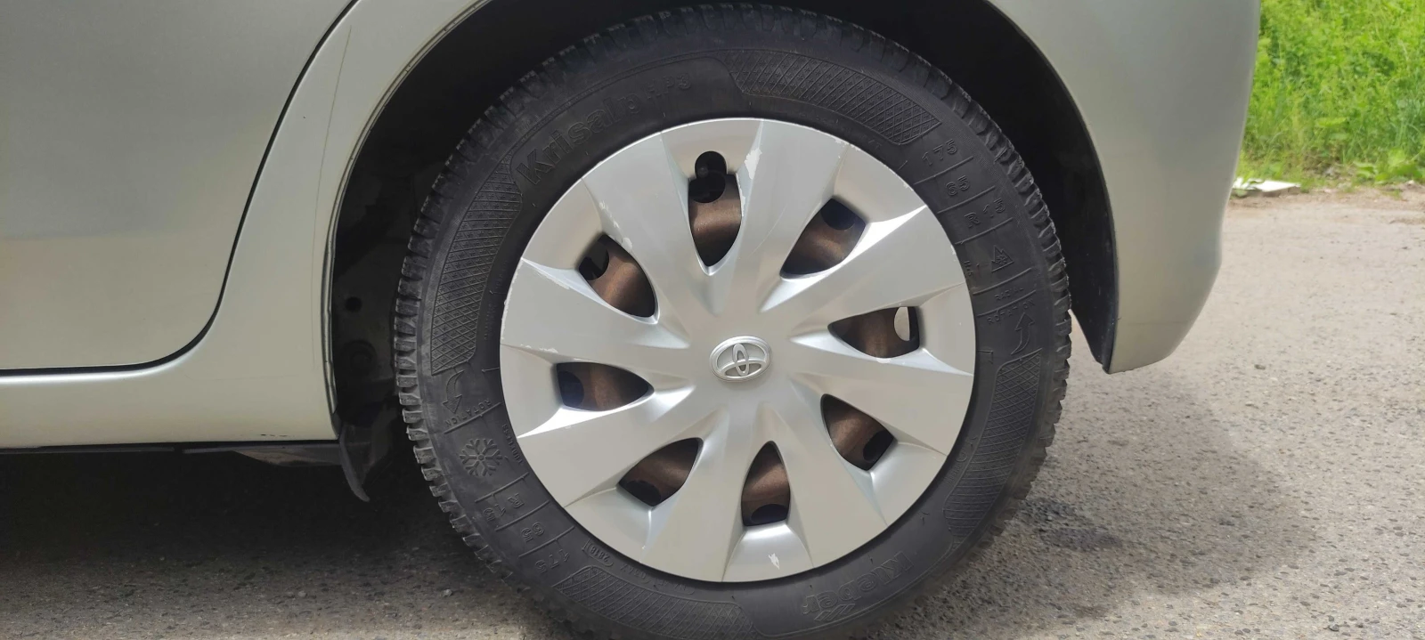 Toyota Yaris, снимка 4 - Автомобили и джипове - 54643303
