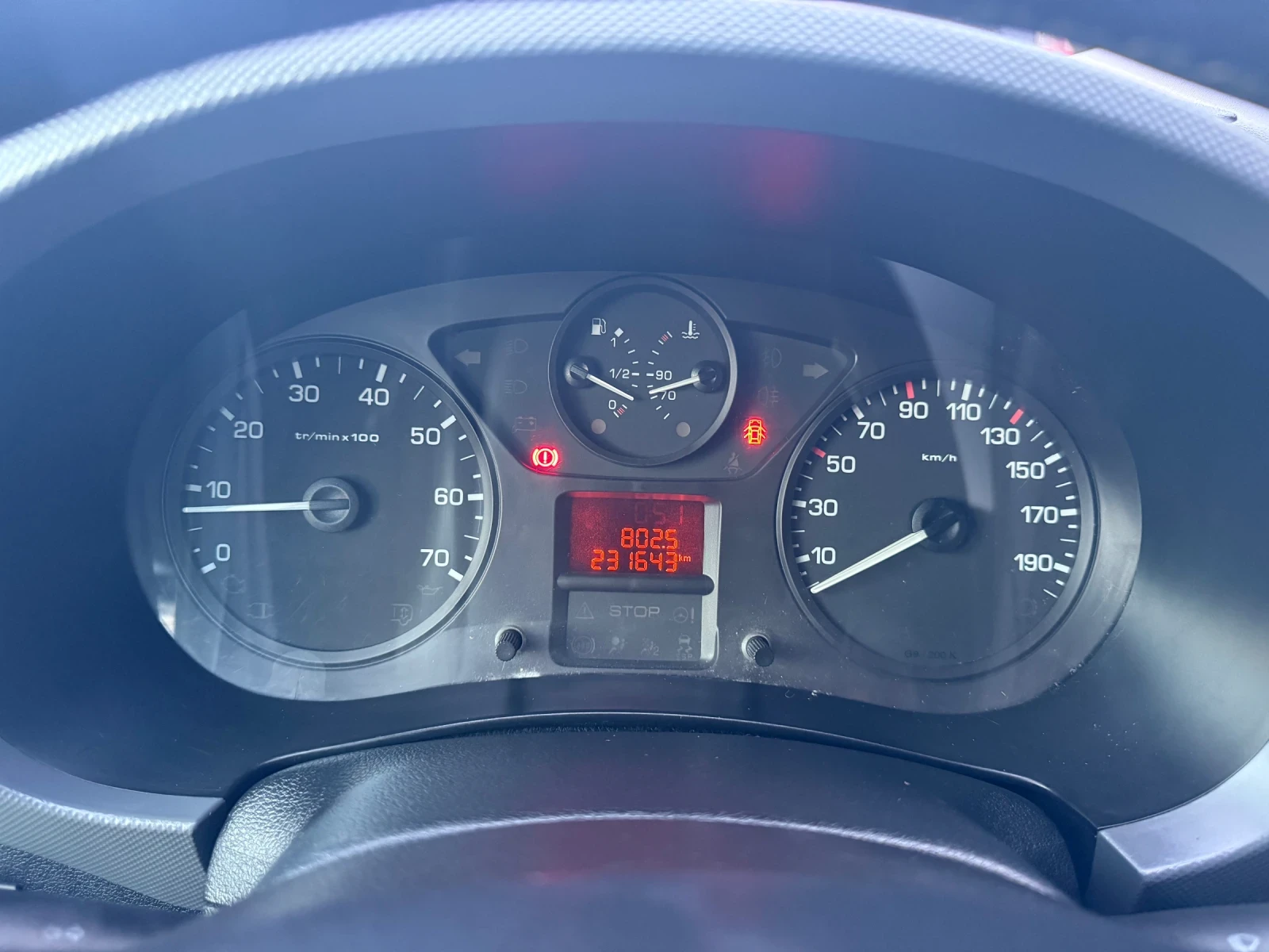 Peugeot Partner 1.6 HDI , снимка 8 - Автомобили и джипове - 54859093
