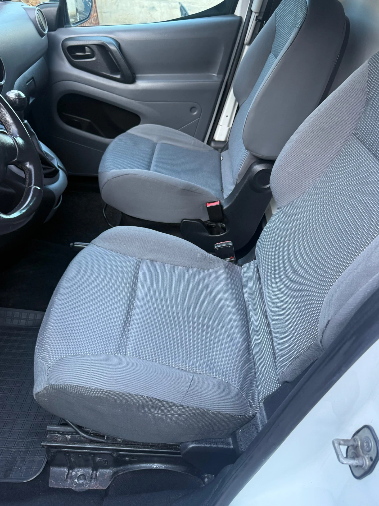 Peugeot Partner 1.6 HDI , снимка 12 - Автомобили и джипове - 54859093