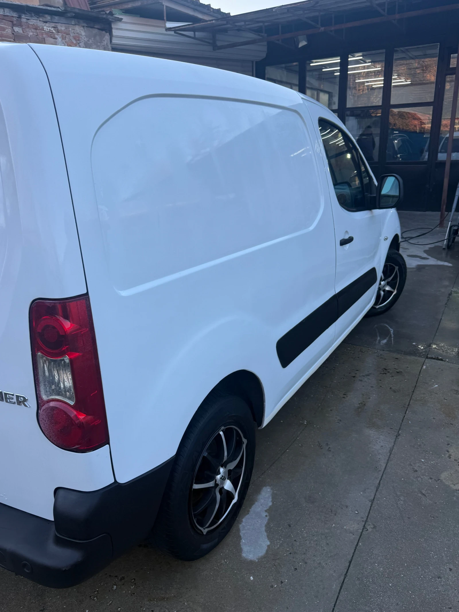 Peugeot Partner 1.6 HDI , снимка 5 - Автомобили и джипове - 54859093