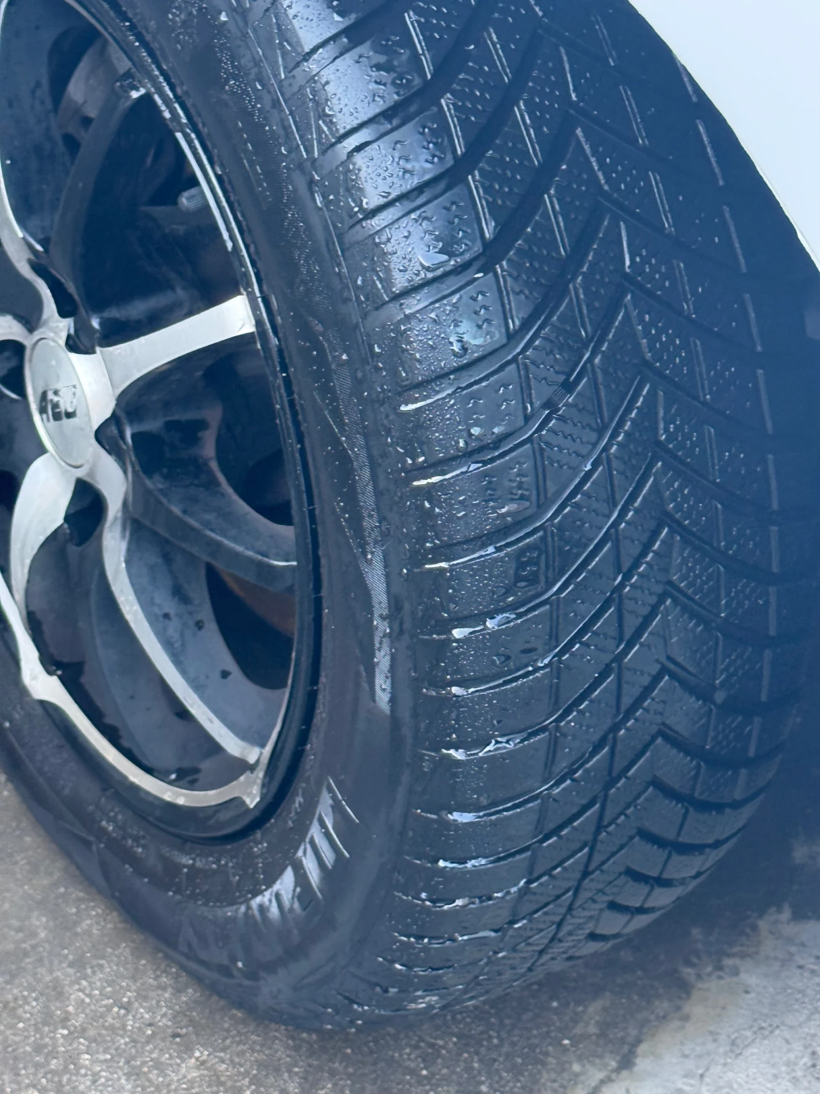 Peugeot Partner 1.6 HDI , снимка 9 - Автомобили и джипове - 54859093