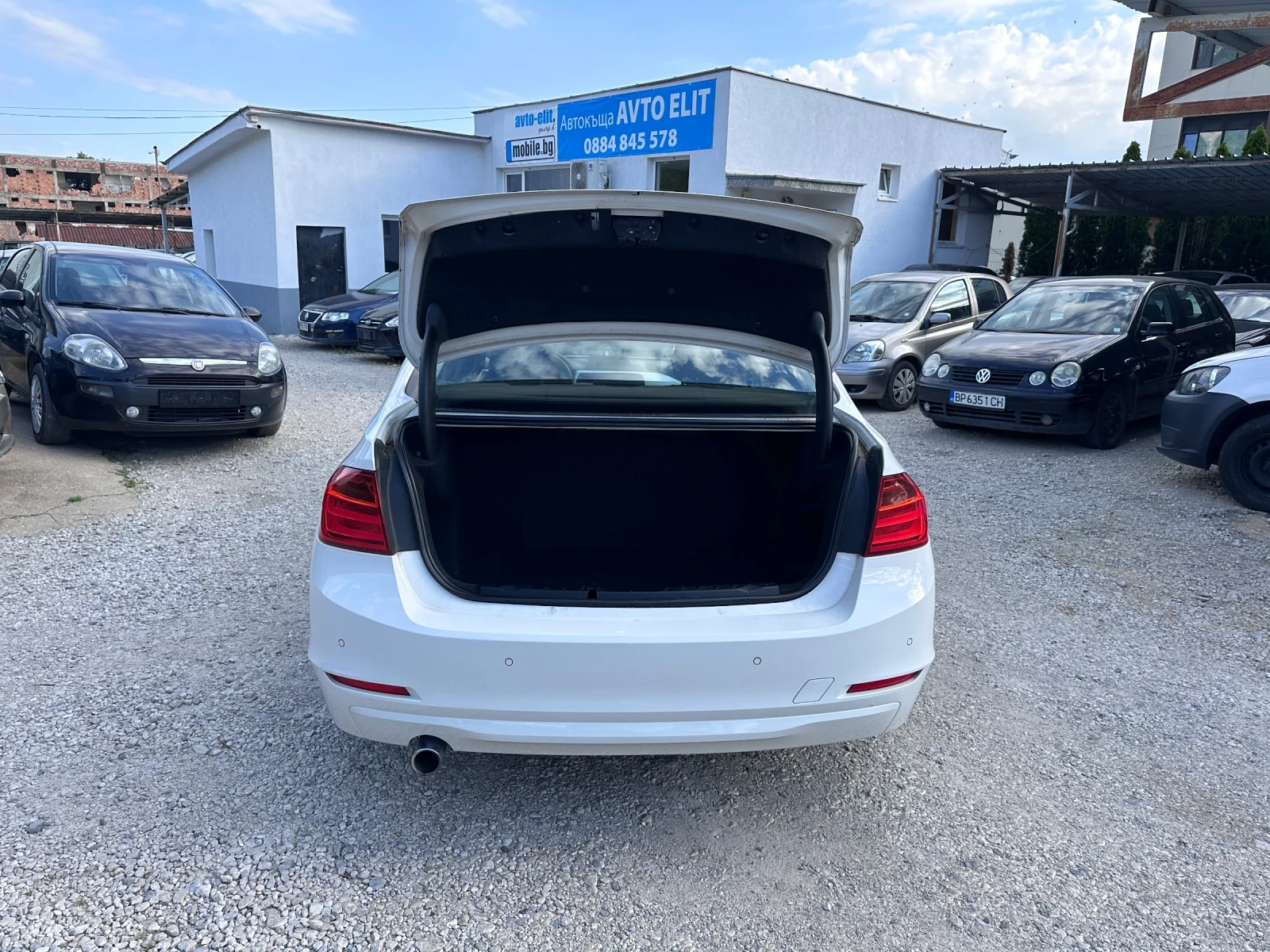 BMW 320 2.0TDI  КЛИМАТРОНИКМ - УНИКАТ, снимка 17 - Автомобили и джипове - 54965901