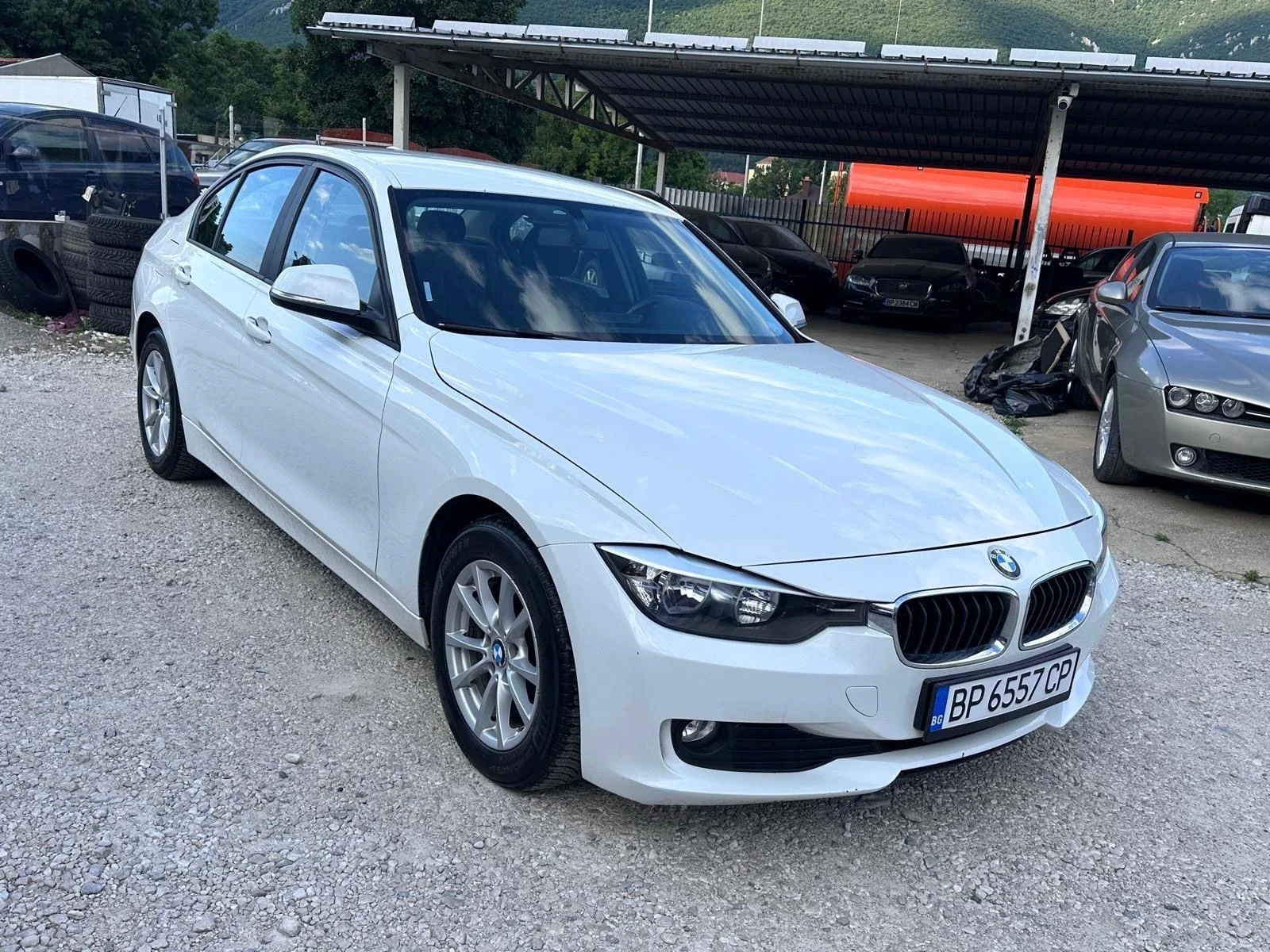 BMW 320 2.0TDI  КЛИМАТРОНИКМ - УНИКАТ, снимка 3 - Автомобили и джипове - 54965901
