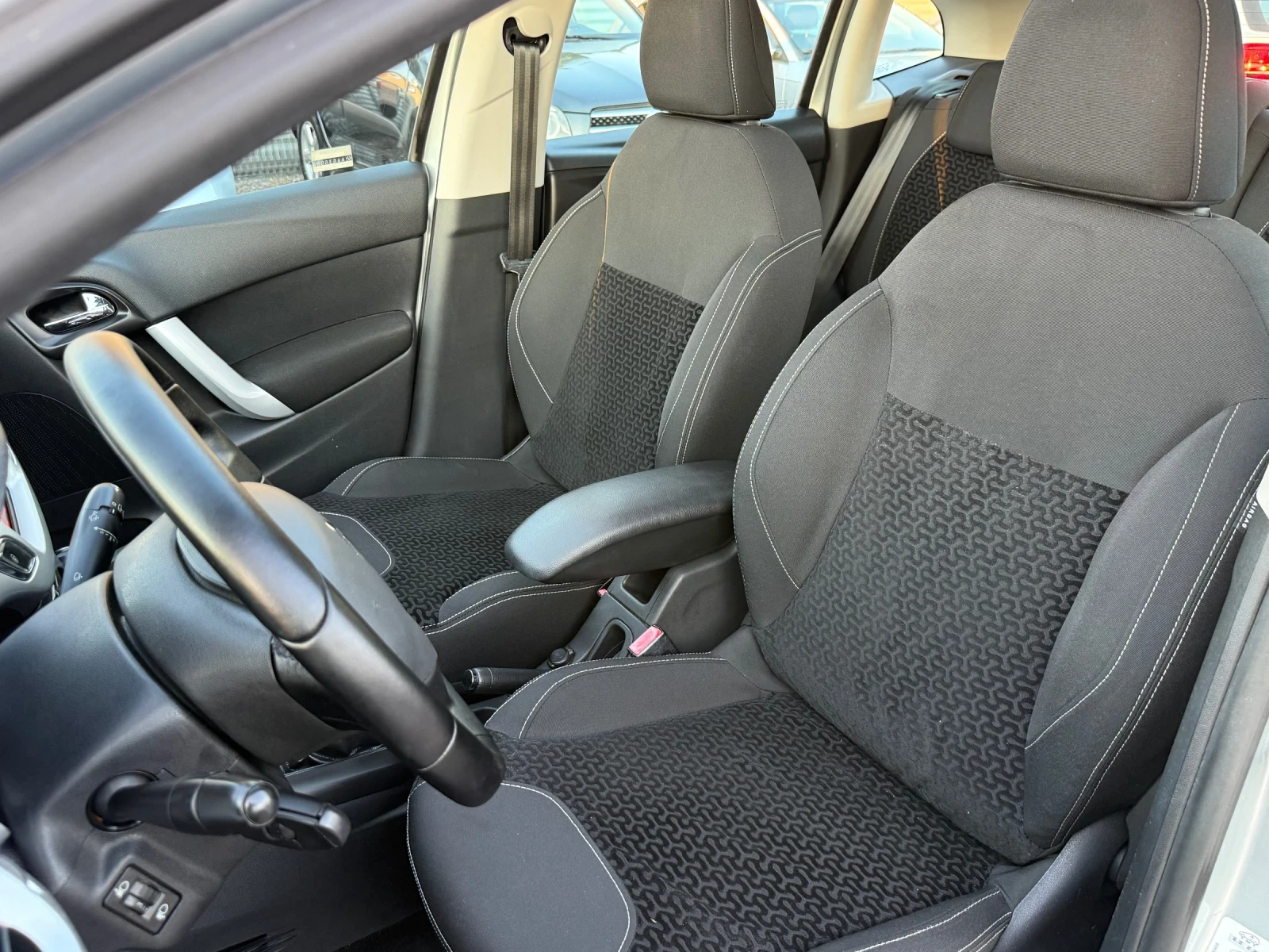 Citroen C3 Панорама* Темпомат* Мулти, снимка 10 - Автомобили и джипове - 55067316